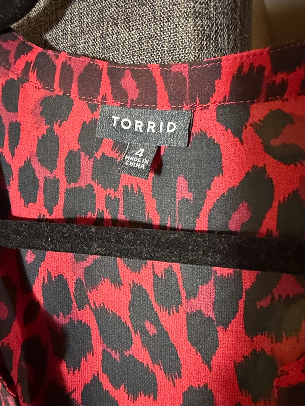 torrid Red and Black Leopard Print Long Sleeve 3/4 Blouse - Picture 2 of 2